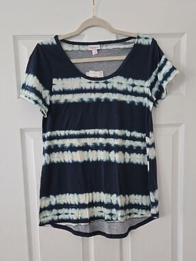 NWT LuLaRoe Navy and Cream Tie-Dye Scoop Neck Classic Tee